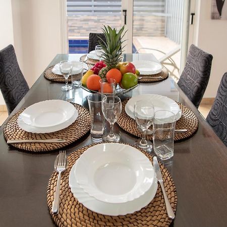Villa Ruby Evelyn โปรทาราส ภายนอก รูปภาพ